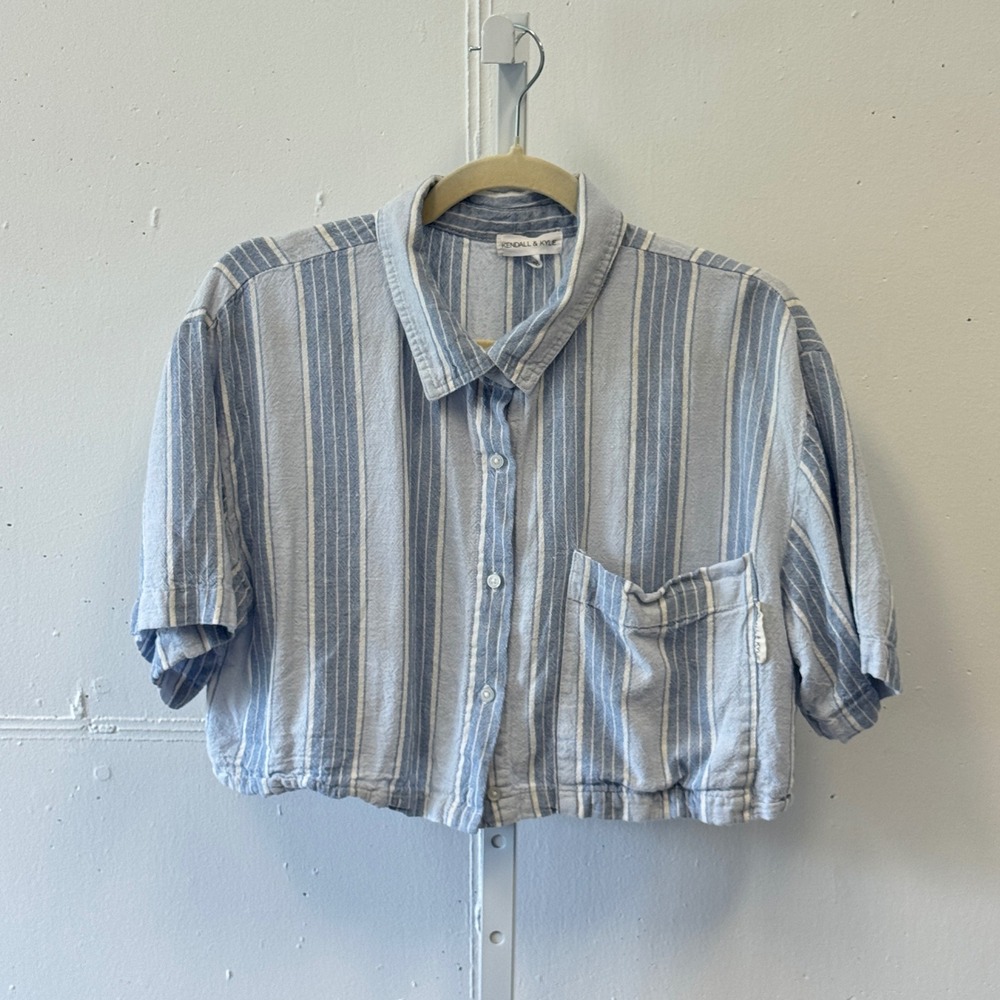 Kendall & Kylie Blue White Striped Cropped Button Down Shirt Boxy Medium